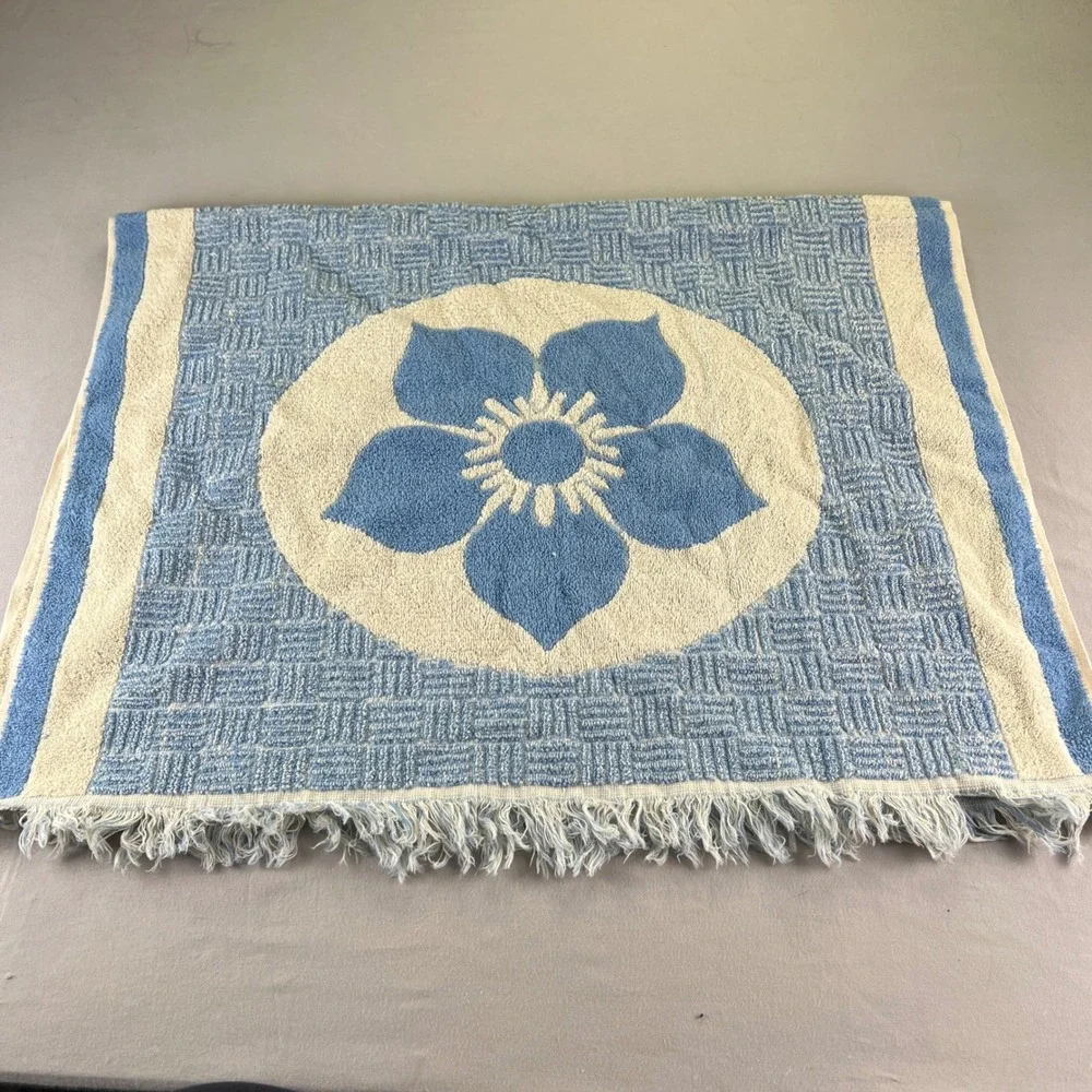 Vintage Cannon Monticello Blue White Floral bath Cotton Fringed Reversible